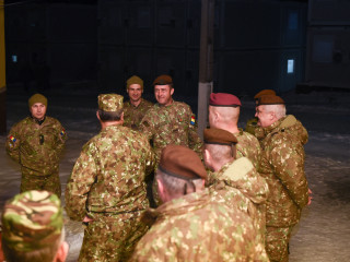 șeful Statului Major al Apărării salutând militarii Foto:Laurențiu Turoi