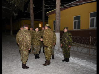 Primirea șefului Statului Major al Apărării de către comandantul batalionului Foto:Laurențiu Turoi