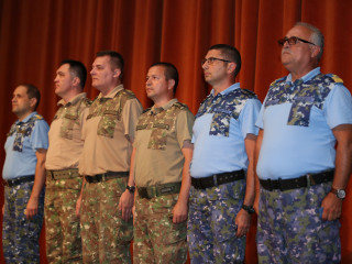 Ceremonia de înaintare în grad a unor cadre militare din Statul Major al Apărării, Comandamentul Forțelor Întrunite și Centrul Național Militar de Comandă (Nucleu) <br/> Foto: 