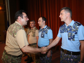 Ceremonia de înaintare în grad a unor cadre militare din Statul Major al Apărării, Comandamentul Forțelor Întrunite și Centrul Național Militar de Comandă (Nucleu) <br/> Foto: 