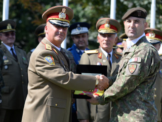 Participarea locțiitorului șefului Statului Major al Apărării la ceremonia militară prilejuită de aniversarea a 25 de ani de la înființarea Batalionului 26 Infanterie “Neagoe Basarab” Foto: