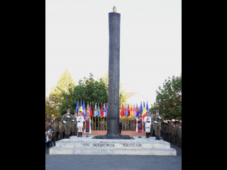 Ziua Armatei României sărbătorită în Garnizoana Bistrița.  Foto:Andreea Mureșan