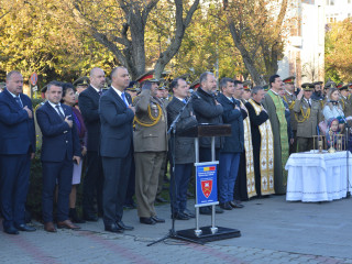 Ziua Armatei României sărbătorită în Garnizoana Bistrița.  Foto:Andreea Mureșan