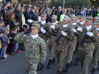 Ziua Armatei României sărbătorită în Garnizoana Bistrița.  Foto:Andreea Mureșan