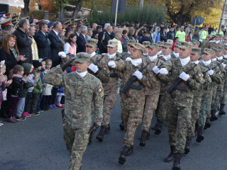 Ziua Armatei României sărbătorită în Garnizoana Bistrița.  Foto:Andreea Mureșan