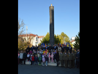 Ziua Armatei României sărbătorită în Garnizoana Bistrița.  Foto:Andreea Mureșan