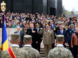 Ziua Armatei României sărbătorită în Parcul Carol I din București. Foto:Valentin Ciobârcă