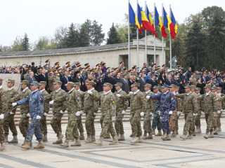 Ziua Armatei României sărbătorită în Parcul Carol I din București. Foto:Valentin Ciobârcă