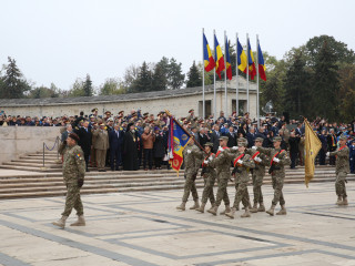 Ziua Armatei României sărbătorită în Parcul Carol I din București. Foto:Valentin Ciobârcă