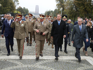 Ziua Armatei României sărbătorită în Parcul Carol I din București. Foto:Valentin Ciobârcă