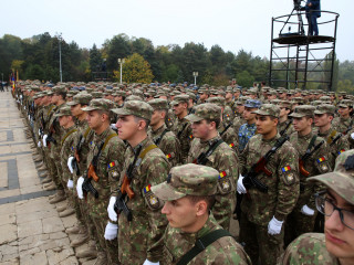 Ziua Armatei României sărbătorită în Parcul Carol I din București. Foto:Valentin Ciobârcă