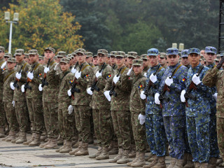 Ziua Armatei României sărbătorită în Parcul Carol I din București. Foto:Valentin Ciobârcă
