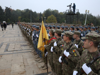 Ziua Armatei României sărbătorită în Parcul Carol I din București. Foto:Valentin Ciobârcă