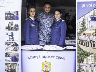 Ziua Armatei României sărbătorită în Parcul Carol I din București. Foto:Bogdan Aaron Pantilimon