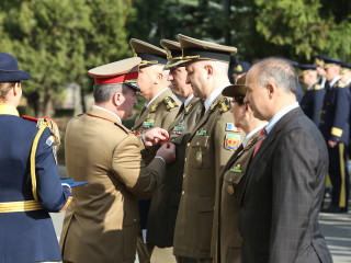 Acordarea Emblemei de Onoare a Statului Major al Apărării Foto:Valentin Ciobârcă