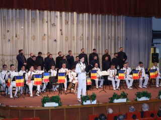 Spectacol susținut de Ansamblul „DOINA” al Armatei, de Muzica Reprezentativă a M.Ap.N. și de Corul Arhiepiscopiei Dobrogei Foto:Valentin Ciobârcă