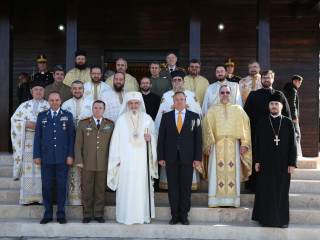 Sfințirea bisericii militare din incinta M.Ap.N. Foto: