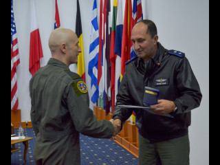 Gl.Mr. Pană a decorat militari canadieni cu Emblema de Onoare a FAR Foto:Ion Adrian Curiman