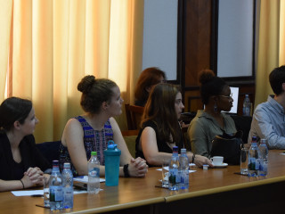 Aspecte din timpul întrevederii Foto: