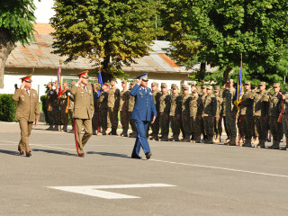 Gl.bg.Postu, Gl.bg.Cernat și col.Mungiu trec în revistă formația Foto:Elisabeta Preda