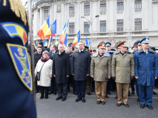 Aspecte de la Ceremonia de depuneri de coroane și jerbe de flori de la Monumentul Eroilor Revoluției Române din Piața Universității Foto:Ciobirca Valentin