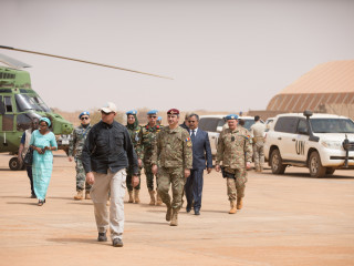 Vizită de lucru a comandantului CFI în Baza Camp Castor din Mali Foto:Bogdan Aaron Pantilimon