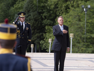 ceremonia de depunere de coroane de flori de la Mormântul Ostașului Necunoscut, cu ocazia Zilei Eroilor <br/> Foto: Laurențiu Turoi