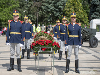 ceremonia de depunere de coroane de flori de la Mormântul Ostașului Necunoscut, cu ocazia Zilei Eroilor <br/> Foto: Laurențiu Turoi