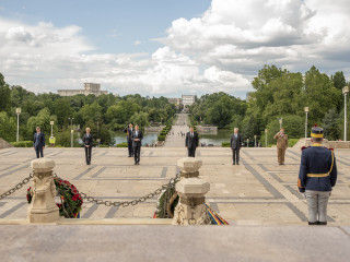 ceremonia de depunere de coroane de flori de la Mormântul Ostașului Necunoscut, cu ocazia Zilei Eroilor <br/> Foto: Laurențiu Turoi