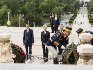 ceremonia de depunere de coroane de flori de la Mormântul Ostașului Necunoscut, cu ocazia Zilei Eroilor <br/> Foto: Laurențiu Turoi