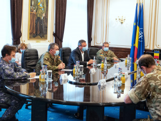 Vizita comandantului Corpului Aliat de Reacție Rapidă la București Foto:Turoi Laurențiu