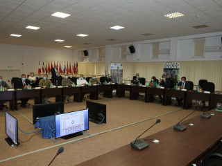 Vizita de lucru la Comandamentul multinațional de divizie de Sud-Est a comisiilor parlamentare pentru apărare, ordine publică și siguranță națională Foto:Vali Ciobârcă