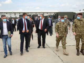 Vizita de lucru la Comandamentul multinațional de divizie de Sud-Est a comisiilor parlamentare pentru apărare, ordine publică și siguranță națională Foto:Vali Ciobârcă