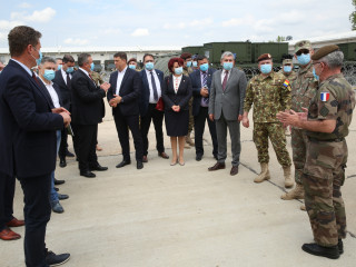 Vizita de lucru la Comandamentul multinațional de divizie de Sud-Est a comisiilor parlamentare pentru apărare, ordine publică și siguranță națională Foto:Vali Ciobârcă