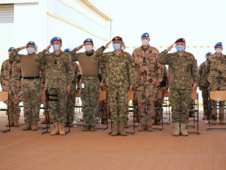 Medalierea militarilor români din Mali de către șeful Statului Major al Apărării Foto:Laurențiu Turoi