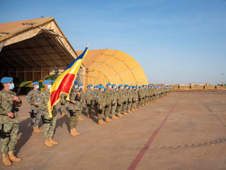 Medalierea militarilor români din Mali de către șeful Statului Major al Apărării Foto:Laurențiu Turoi