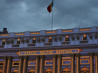 Ziua Eroilor – retragere cu torte și proiecție video mapping 3D Foto:Laurențiu Turoi