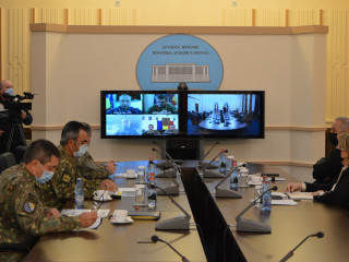 Videoconferință a conducerii MApN cu echipele de comandă ale detașamentelor aflate în misiuni externe Foto:Costel Pătrașcu