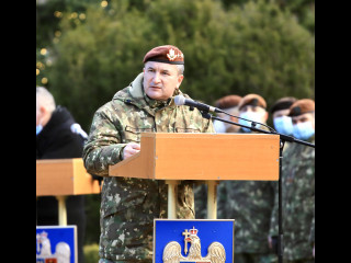 Înmânarea Drapelului de Luptă Batalionului 400 Sprijin „Feleacu” Foto:Laurențiu Turoi