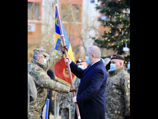 Înmânarea Drapelului de Luptă Batalionului 400 Sprijin „Feleacu” Foto:Laurențiu Turoi