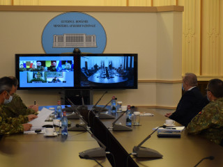 Videoconferință a conducerii MApN cu echipele de comandă ale detașamentelor aflate în misiuni externe Foto:Costel Pătrașcu