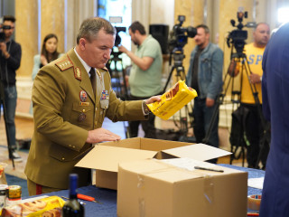 Cadouri pentru veteranii de război  Foto:Laurențiu Turoi 