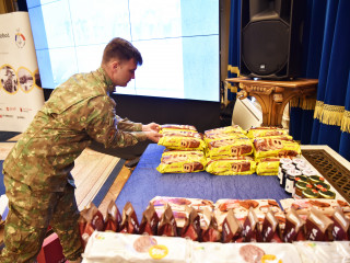 Cadouri pentru veteranii de război  Foto:Alexandru Badea