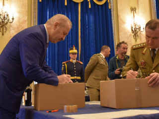 Cadouri pentru veteranii de război  Foto:Alexandru Badea