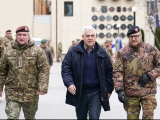 Vizita conducerii MApN în baza NATO KFOR din Pristina, Kosovo Foto:Laurențiu Turoi