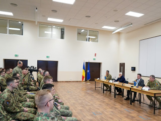 Vizita conducerii MApN la detașamentul român dislocat în Polonia Foto:Laurențiu Turoi