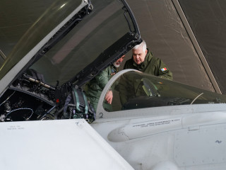 Vizita conducerii MApN în Baza 57 Aeriană Mihail Kogălniceanu Foto:Laurențiu Turoi 