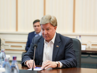 Întâlnirea conducerii MApN cu o delegație a Congresului SUA Foto:Laurențiu Turoi