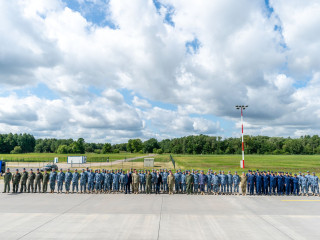 Conducerea ministerului apărării naționale în vizită la detașamentul „Carpathian Vipers” dislocat în Lituania   Foto: