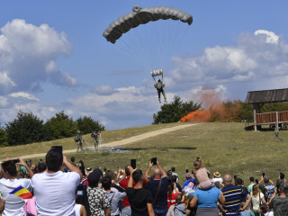 Omagiu eroilor de la Coșna  Foto:Roxana Cioroab